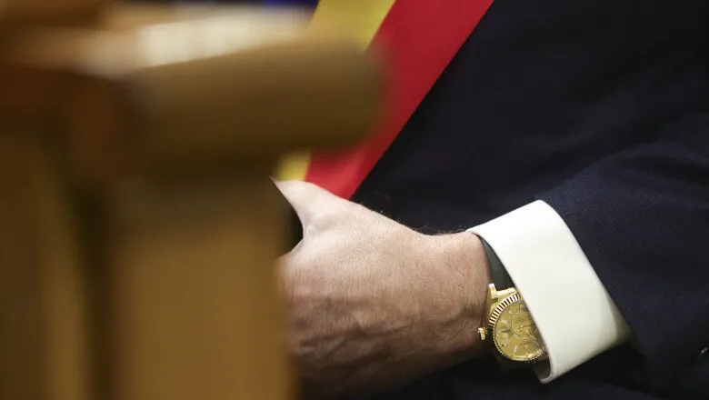 Primarul din Maramureș care a criticat măsurile lui Bolojan cu ceasul Rolex la mână în fața celorlați edili. „Dacă primarul e sărac și comunitatea e săracă”