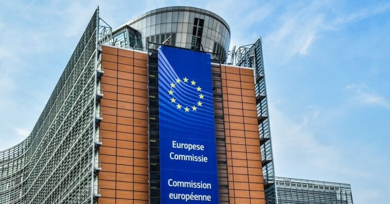 Ce spune Comisia Europeană după noua amânare a verdictului privind pensiile speciale dată de CCR
