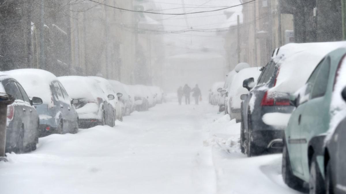 Se strică vremea în toată țara. Alerte de viscol. Ultimele informații de la ANM. Strat de zăpadă de 45 cm în București