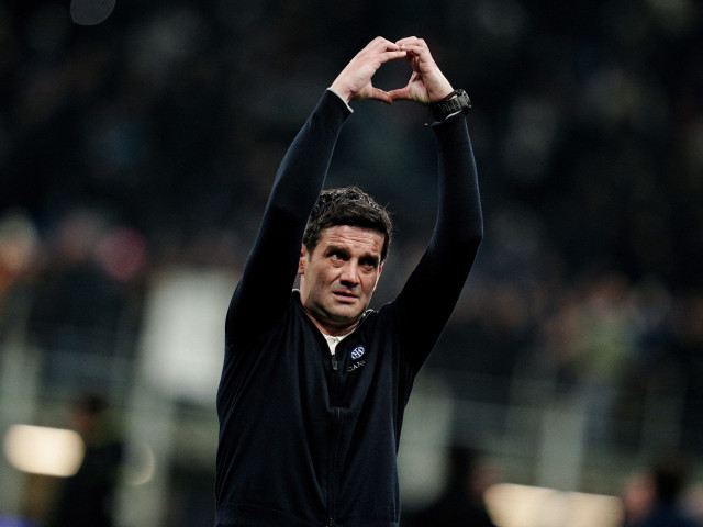 ”Cifre record”: Chivu l-a devansat pe Mourinho și i se pune contractul pe masă!