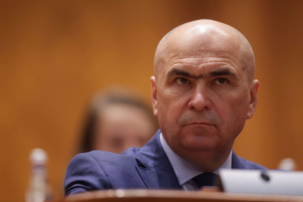 VIDEO Premierul respinge criticile PSD: „Toate deciziile au fost luate împreună” / „Problemele nu pot fi rezolvate nici prin postări, nici prin știri pe surse”