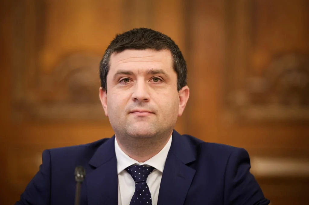 Cât a plătit România pentru mașinile a doar 4 piloți de F-16 în SUA? Suma l-a revoltat pe ministrul Radu Miruță: ‘Strigătoare la cer’