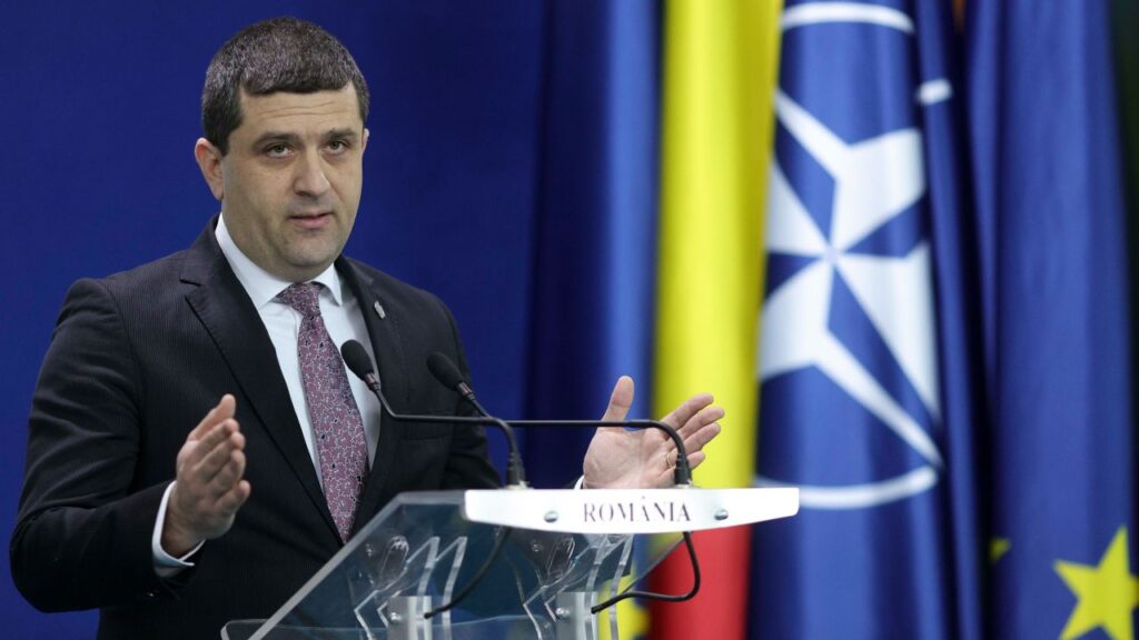 Șeful MApN, despre pensiile militare: Sunt întrebat dacă se taie după decizia CCR de azi. Răspunsul este foarte scurt