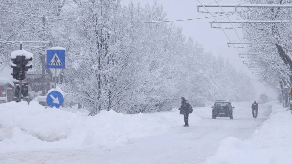 După ”iarna ca-n povești” din România, de săptămâna viitoare vine primăvara. Temperaturi de peste 15 grade