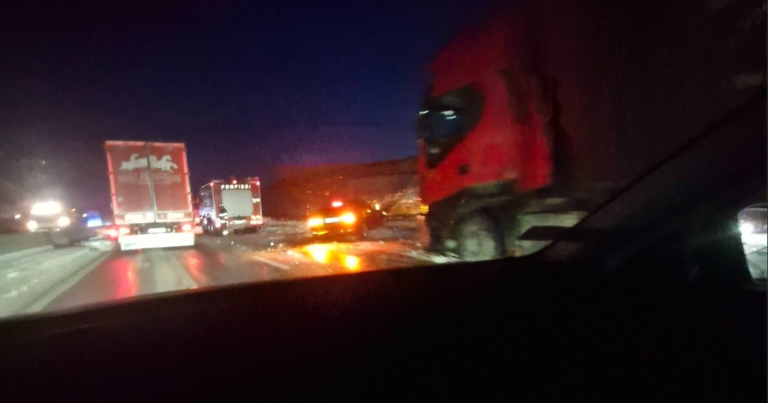 Accident pe A3, în zona Moara Vlăsiei. Trafic restricționat din cauza condițiilor de iarnă, mai multe drumuri naționale rămân închise