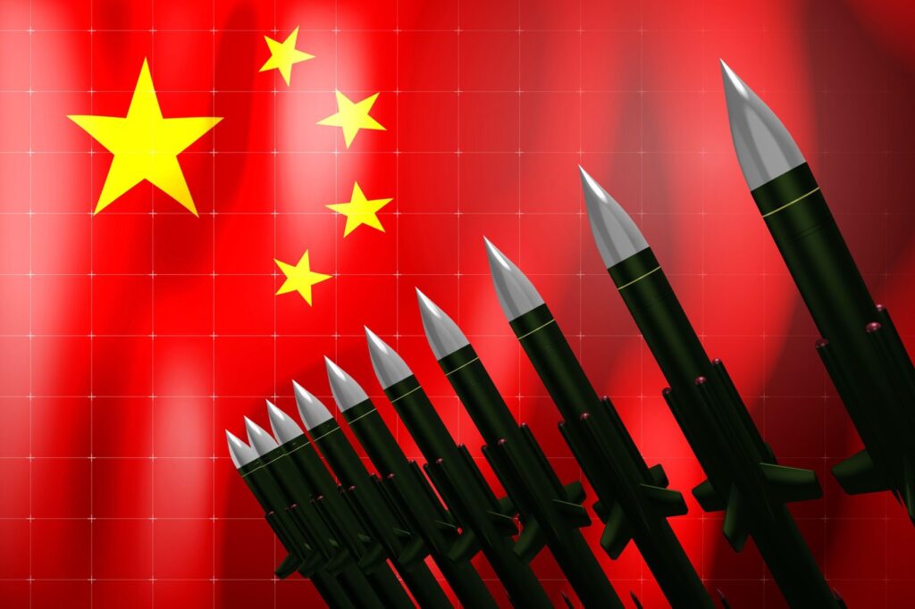 SUA spun că Beijingul și-a „consolidat semnificativ” arsenalul nuclear. Când ar putea atinge China „paritatea nucleară”