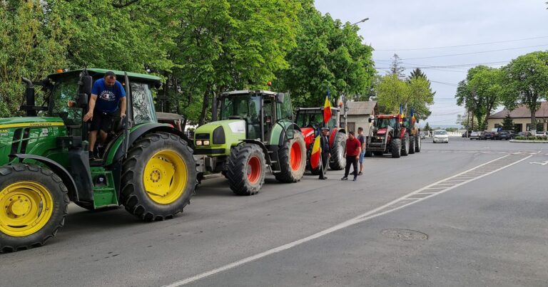 Fermierii din Serbia au blocat drumurile, cerând majorarea subvenţiilor