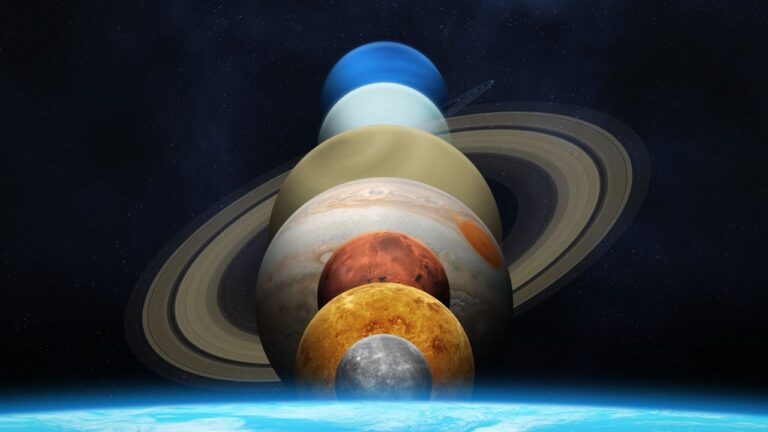 Spectacol grandios pe cer. ”Paradă planetară”, urmată de o eclipsă totală de lună. Astrul va fi roșu ca sângele