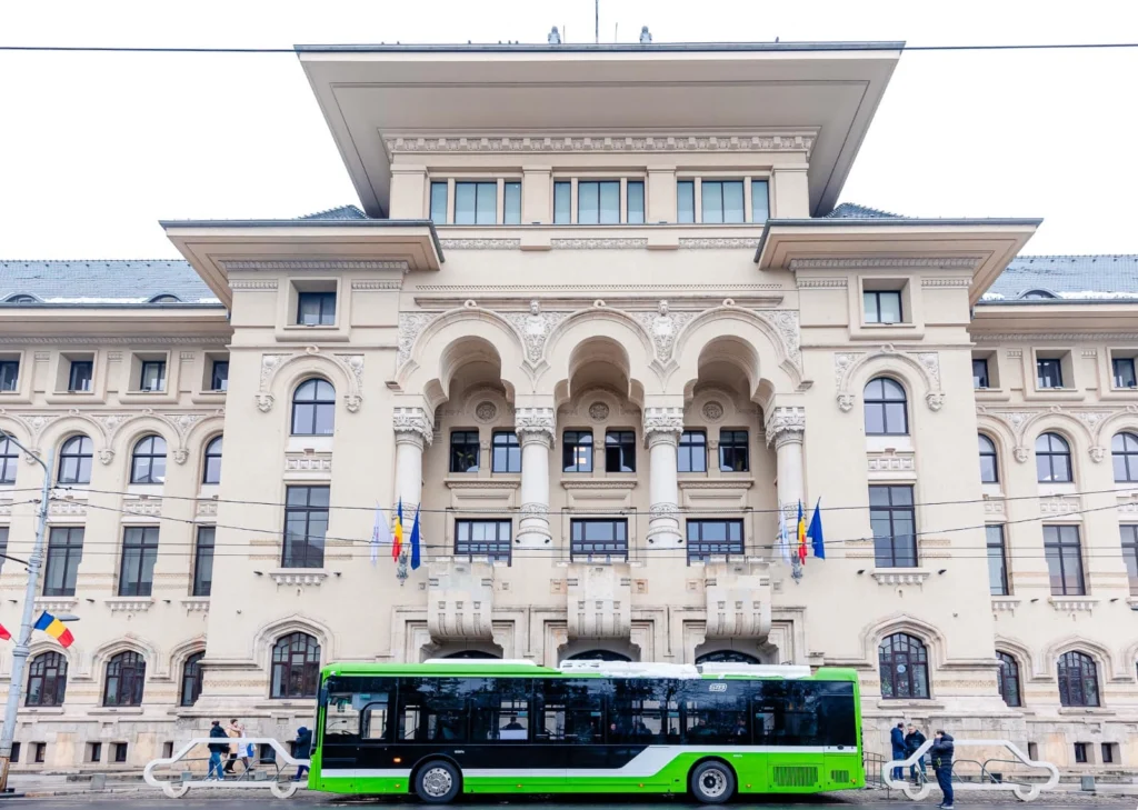 Semnătura care blochează Capitala: cum o decizie de la vârful Primăriei lasă sute de angajați fără salarii și pune sănătatea Bucureștiului în pericol