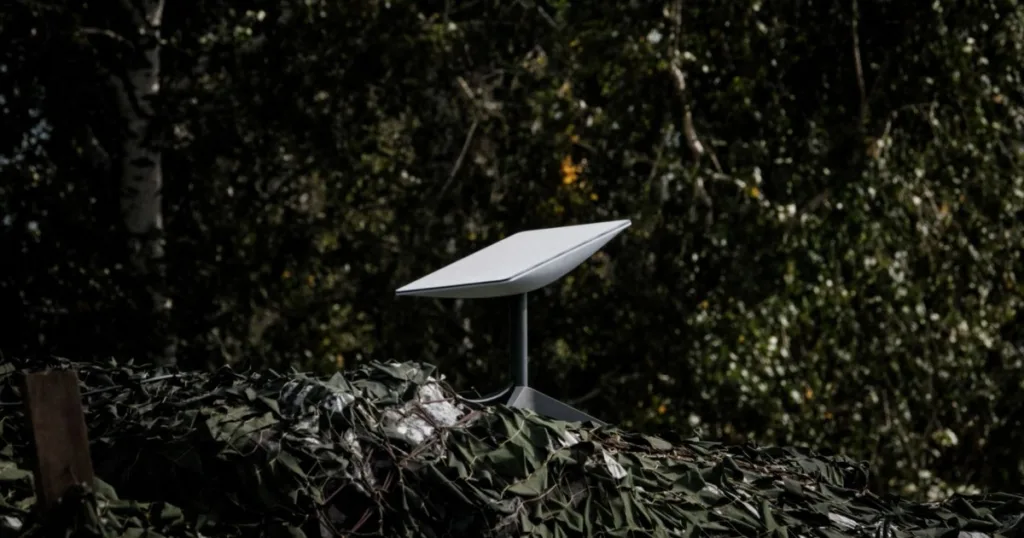 Haos în armată rusă după ce Musk a blocat terminalele Starlink: „Ne-au mai rămas porumbeii, radiourile și cablurile”