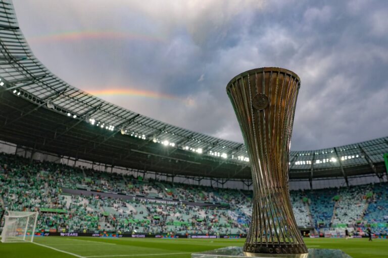4 români își află astăzi adversarii din „optimile” Conference League