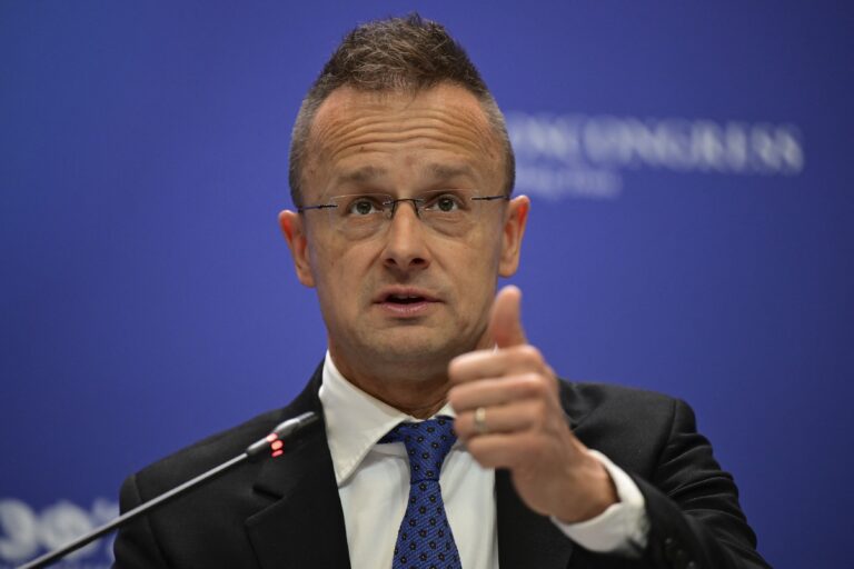 Guvernul de la Kiev „și-a pierdut complet mințile”, susține ministrul de Externe maghiar. Motivul noii dispute ungaro-ucrainene