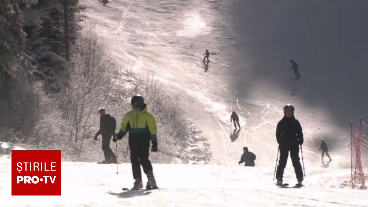 Zi de 8 Martie la munte. Turiștii profită de vremea frumoasă și de ultimele zile de schi