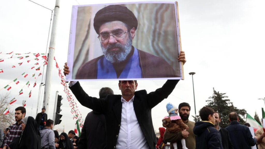 Mojtaba Khamenei ar fi fost rănit în timpul unui atac, chiar înainte de reuniunea pentru desemnarea noului ayatollah