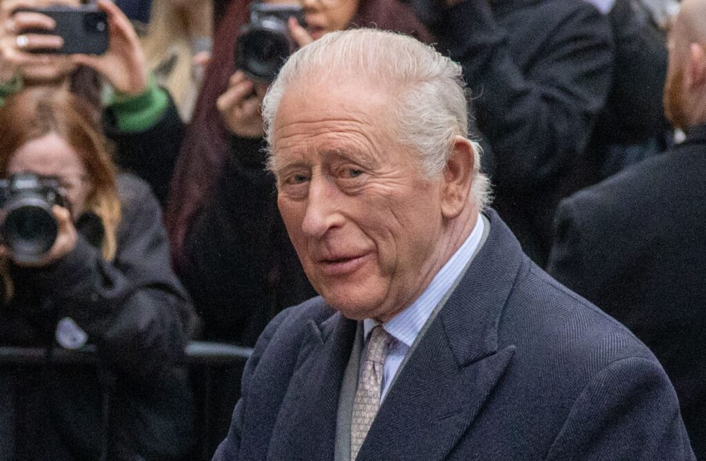 Regele Charles vorbește despre pace, în timp ce aliații cheie cer excluderea lui Andrew de la succesiune