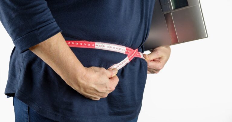 Boala care afectează 70% dintre adulți, iar cifrele continuă să crească. „Autocontrolul nu poate rezolva problema unui mediu obezogenic”