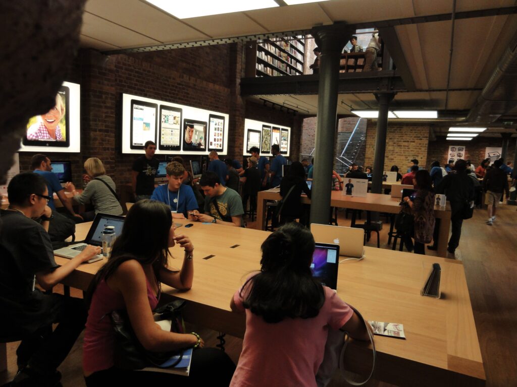 Motivul pentru care Apple a decis să facă o rară achiziție în Europa Centrală