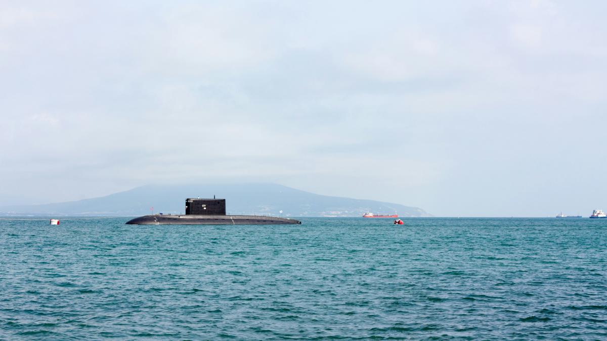 Un iranian și o femeie au încercat să intre într-o bază cu submarine nucleare în Scoția. Au fost arestați