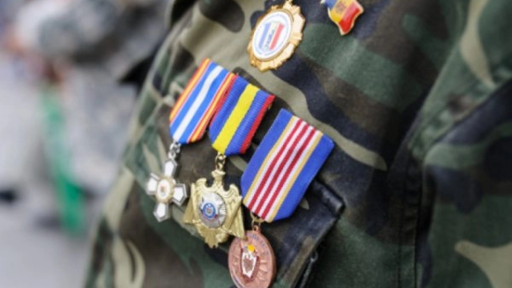 ‘Cum se traduce decorare fără restricții morale?’ Institutul Național pentru Studierea Holocaustului critică poziția MApN privind Regimentul 89