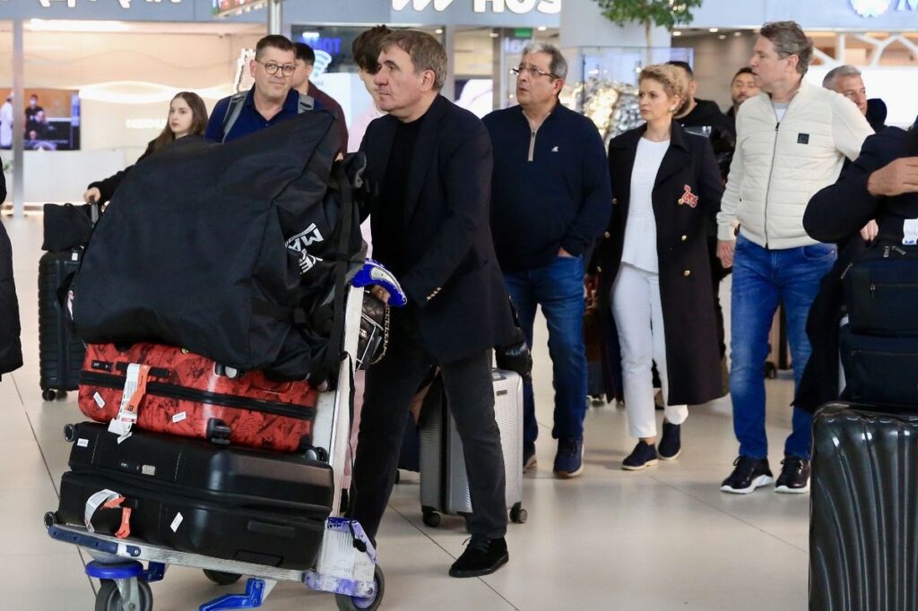 Hagi și Popescu au aterizat la Istanbul! „Regele” a cărat la bagaje, chiar dacă turcii strigau după el: „Hagi e bașcan!”