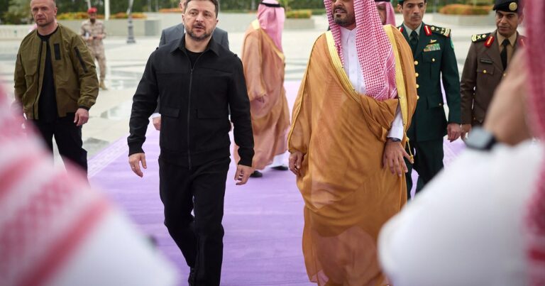 Volodimir Zelenski, vizită neanunțată în Arabia Saudită pentru un acord de apărare aeriană