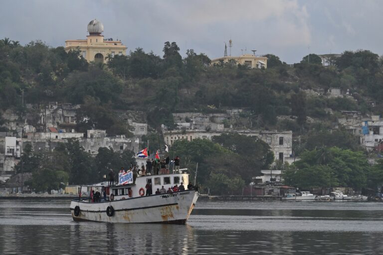 Mexicul a declanșat o operațiune de căutare în Caraibe după ce două nave cu ajutoare umanitare nu au mai ajuns în Cuba
