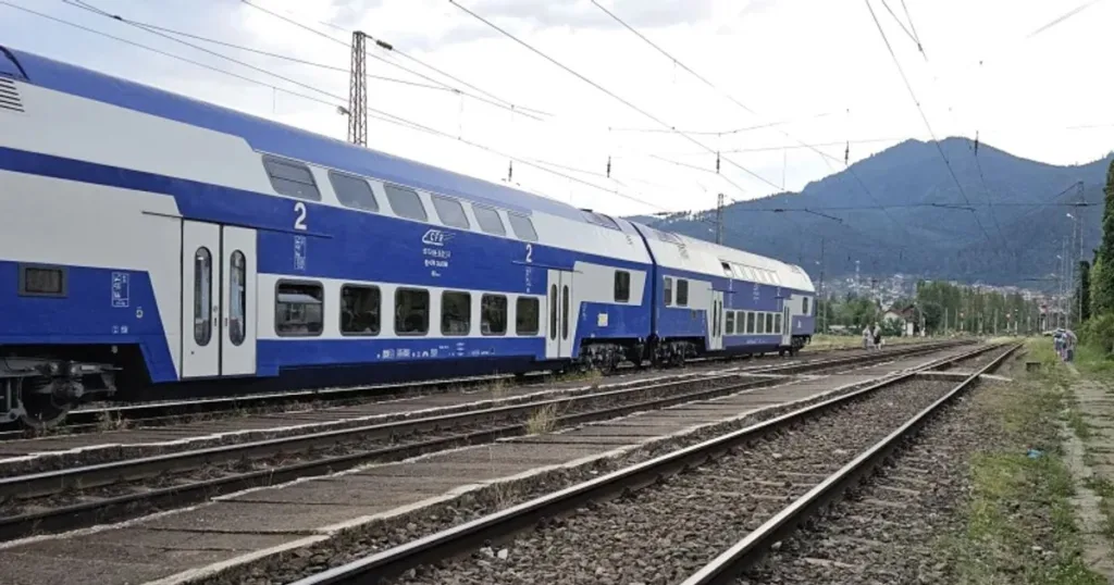 Un mecanic de locomotivă a evitat un dezastru, la Barboși, după ce trenul Galați-Suceava a fost deviat pe un fir greșit. Anchetă penală în curs