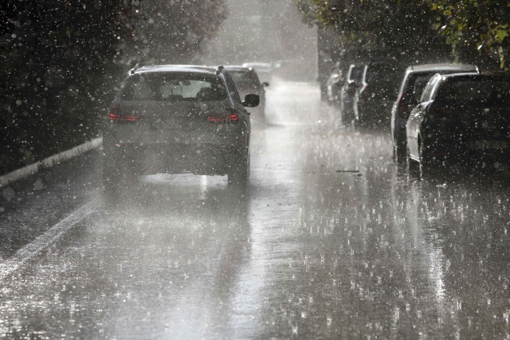 Nouă alertă meteo: Cod galben de ploi și ninsori în jumătate de țară