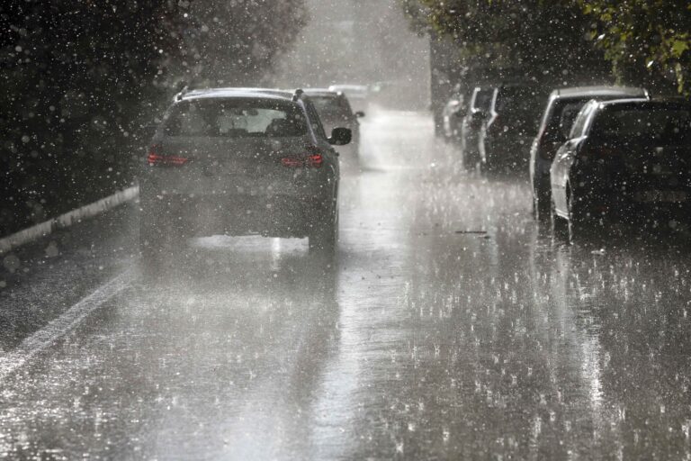 Nouă alertă meteo: Cod galben de ploi și ninsori în jumătate de țară