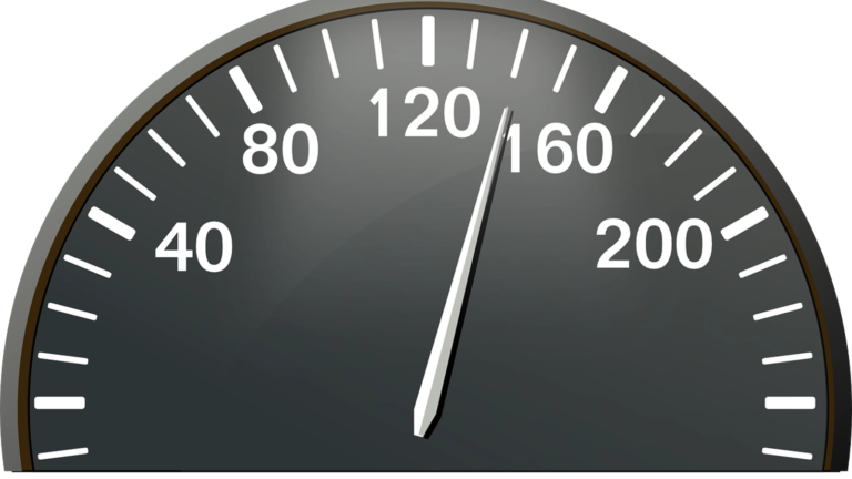 Șofer începător, prins „zburând” cu 150 km/h la Horezu: A rămas fără permis pe loc