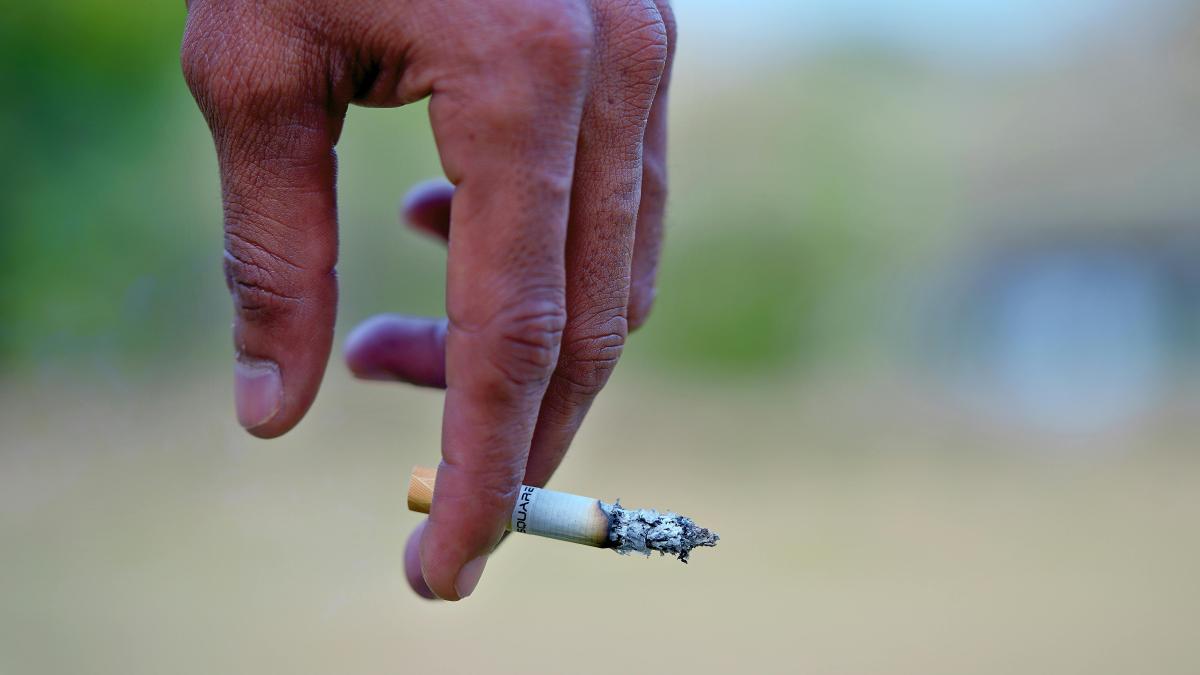 Fumezi de 10 ani? Atunci poți să faci un test rapid, gratuit și nedureros: Îți salvează ani din viață / video