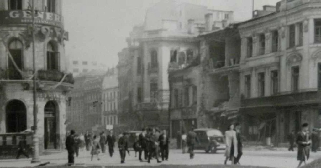 4 aprilie, ziua primului bombardament al aviației anglo-americane asupra Bucureștiului. În 1949 apărea NATO