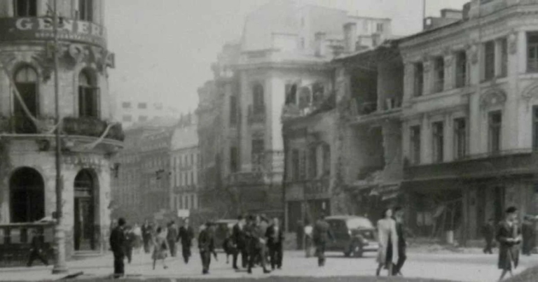 4 aprilie, ziua primului bombardament al aviației anglo-americane asupra Bucureștiului. În 1949 apărea NATO