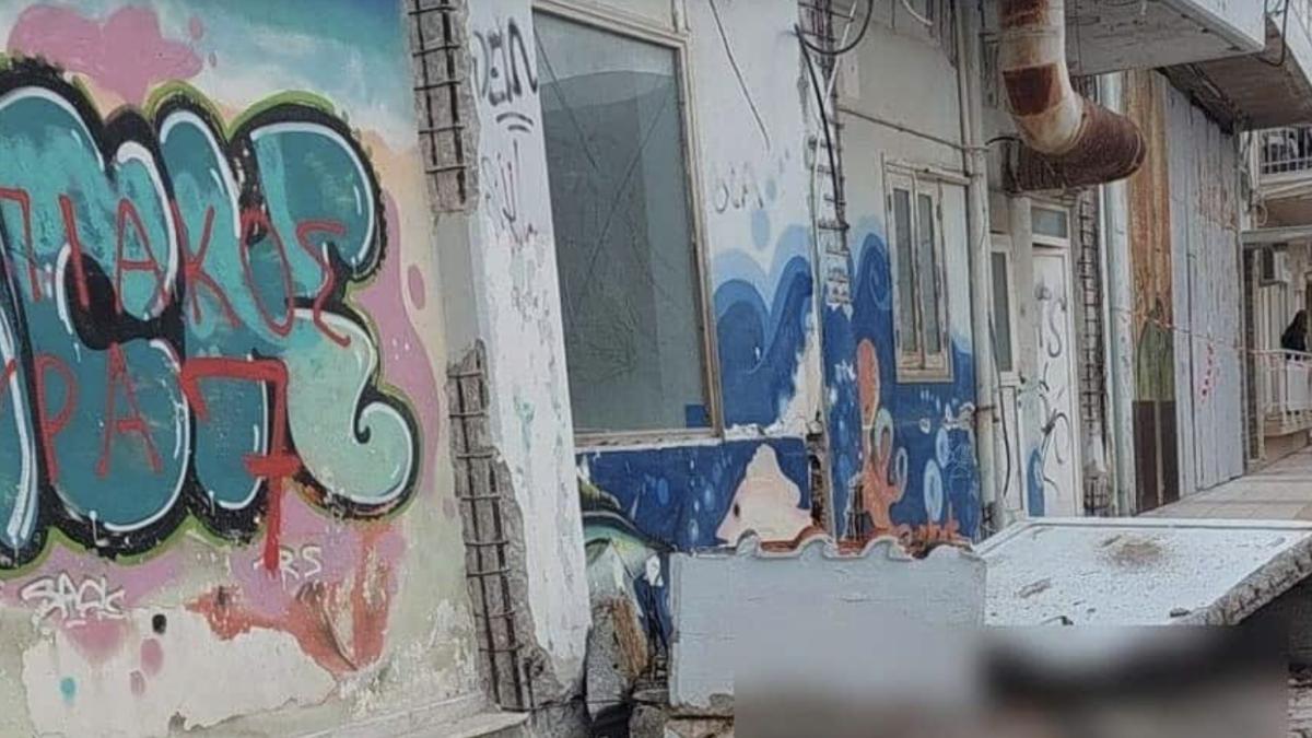 Scenă tulburătoare în Grecia: O turistă a murit după ce un balcon a zdrobit-o, în fața celor trei copii mici