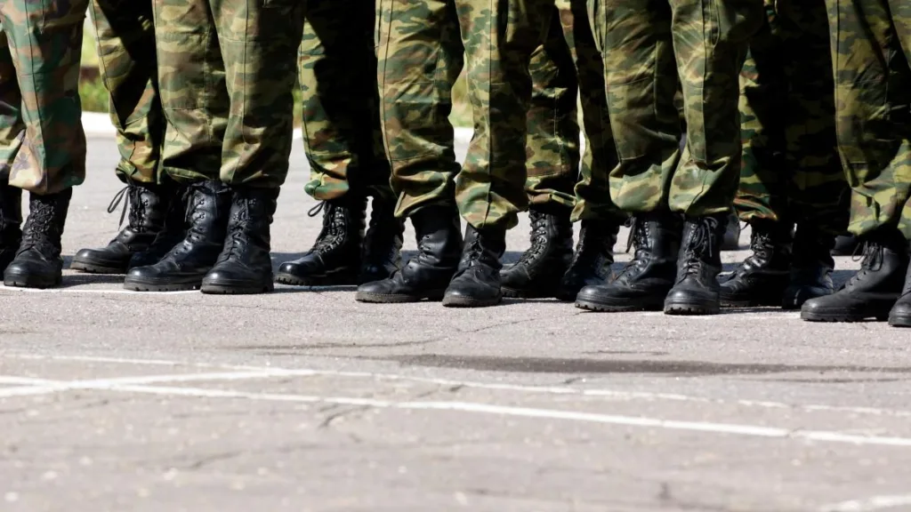 Noua lege a serviciului militar din Germania. Bărbații între 17 și 45 de ani mai pot pleca din țară doar cu semnătură