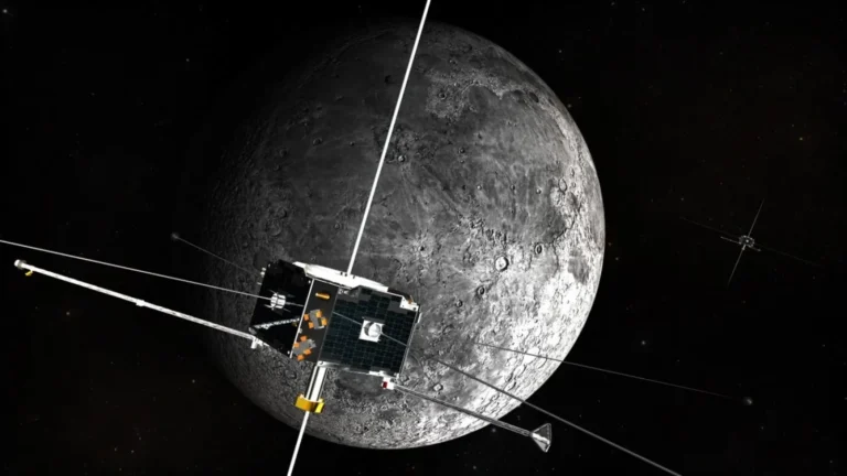 Astronauţii din misiunea Artemis 2, aflaţi în drum spre Lună, zăresc deja faţa ascunsă a acesteia