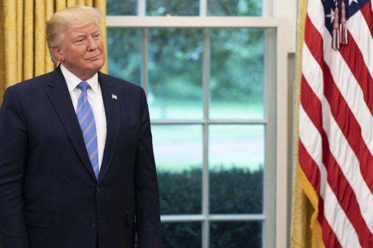 Mesajul lui Trump pentru România, după ce a fost invitat la Summitul B9 de la București. Cine poate veni din partea SUA