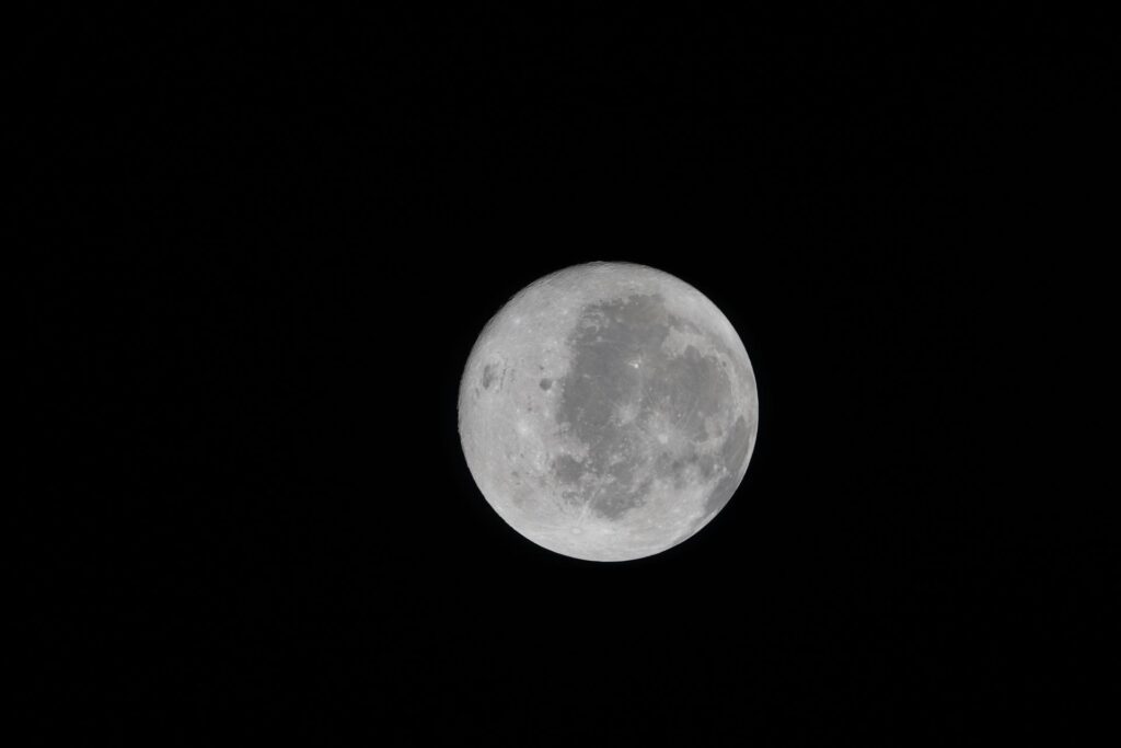 Misiunea Artemis II. Cum arată fața nevăzută a Lunii și ce știm despre ea