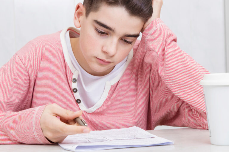 Cât de corecte sunt rezultatele de la Evaluarea Națională? 9.60 poate fi oricând 9.50 sau 9.70, dezvăluie un expert