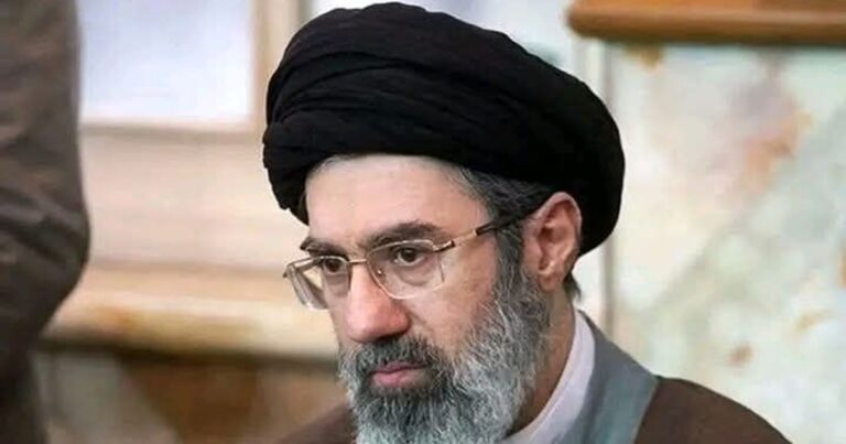 Mojtaba Khamenei acuză SUA de crime împotriva umanității după ce Trump a amenințat că trimite Iranul în „epoca de piatră”