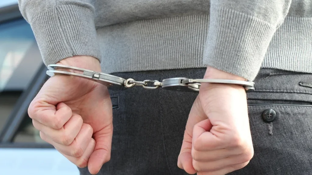 Bărbat din Baia Mare, trimis în judecată după ce și-a bătut concubina și a dus-o cu forța în Italia