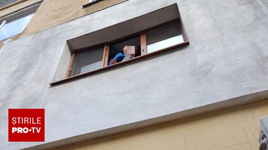 Minune în seara de Înviere. Un copil de 6 ani, salvat de polițiști după ce a fost văzut pe pervazul ferestrei, în Vâlcea