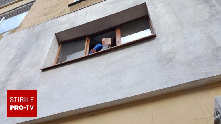 Minune în seara de Înviere. Un copil de 6 ani, salvat de polițiști după ce a fost văzut pe pervazul ferestrei, în Vâlcea