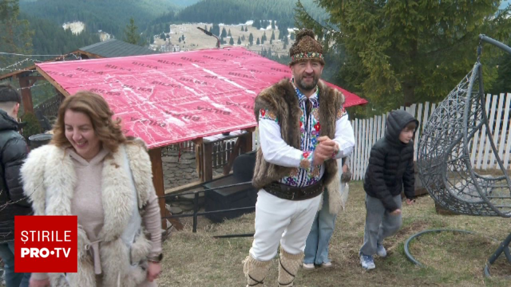 Bucovina i-a cucerit de Paște pe turiști. Pensiunile i-au așteptat cu bucate alese și voie bună
