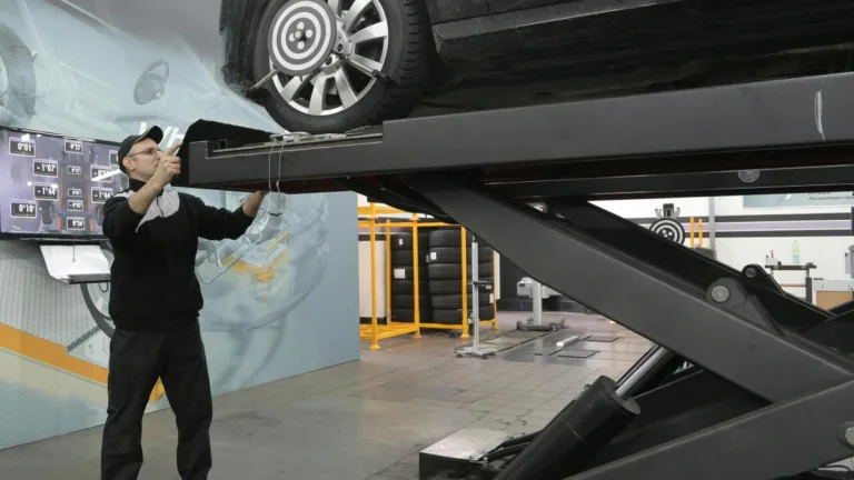 Cum „fentează” unii şoferi inspecţiile tehnice ale autoturismelor. Avertismentul unui expert: Riscuri majore