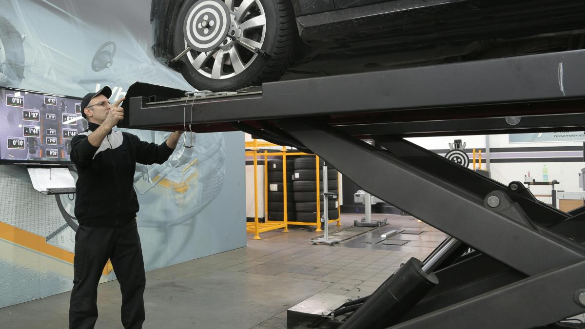 Cum „fentează” unii şoferi inspecţiile tehnice ale autoturismelor. Avertismentul unui expert: Riscuri majore