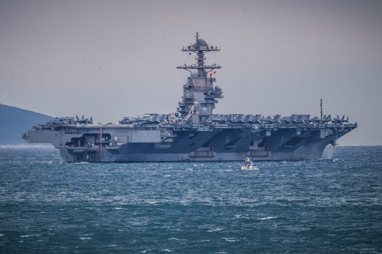 Armata SUA, după prima zi de blocadă în Ormuz: Șase nave, obligate să se întoarcă. Datele de monitorizare sunt puțin mai nuanțate