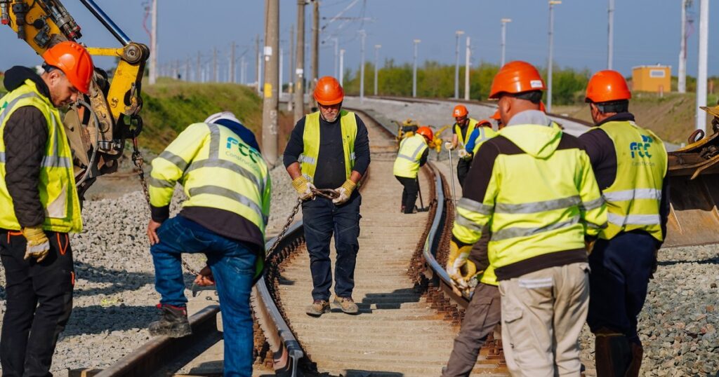 Încă 10 kilometri de cale ferată modernizată, cu fonduri PNRR, au fost dați în circulație în România