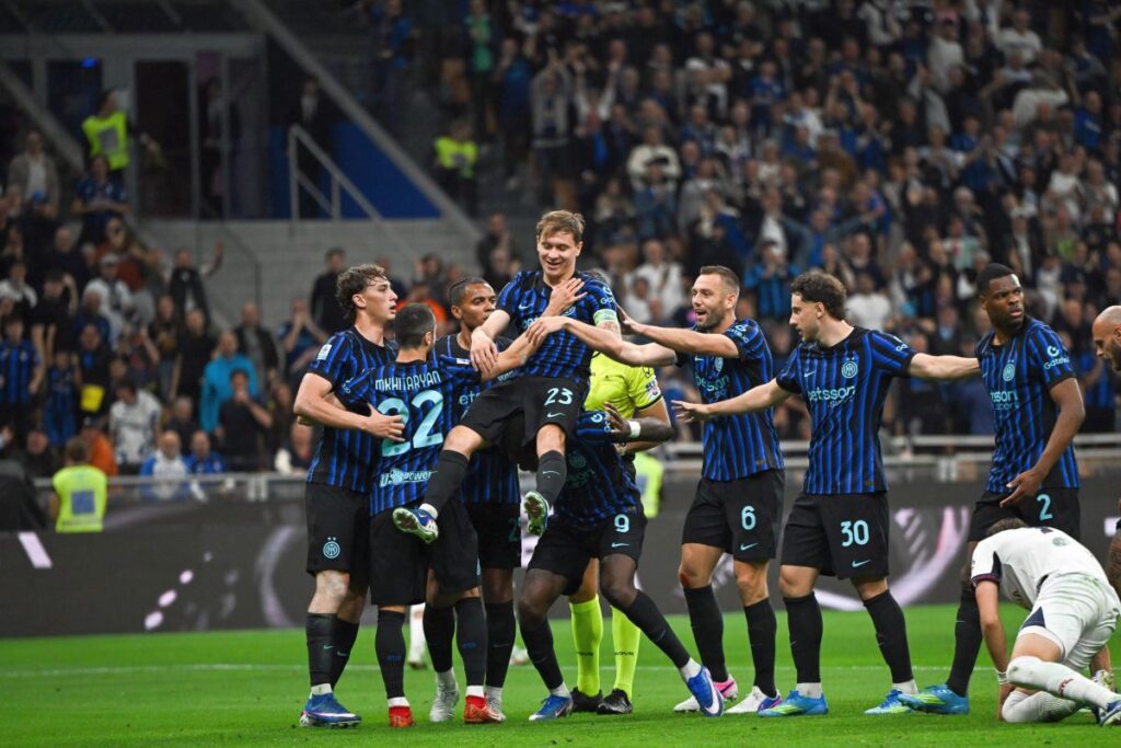 Au pus șampania la rece: Inter a „demolat-o” și pe Cagliari » Cristi Chivu e tot mai aproape de titlu în Serie A