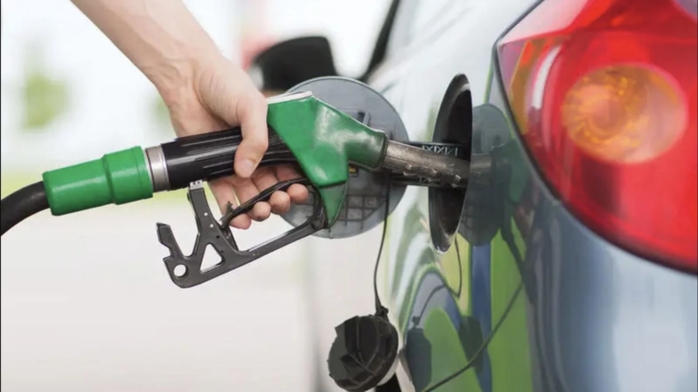 Scăderi în lanț la pompă: prețurile carburanților revin aproape de nivelurile dinaintea crizei